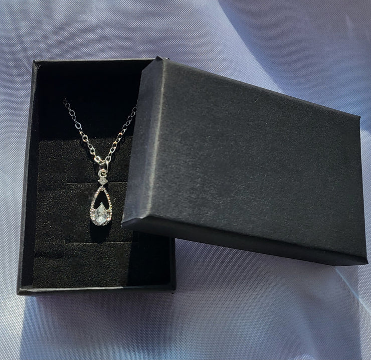 Water drop necklace