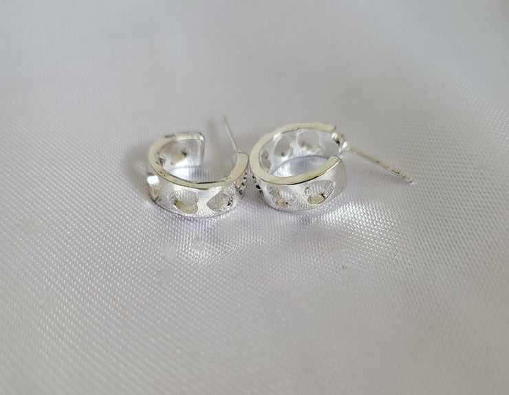 Heart cut mini hoop earrings