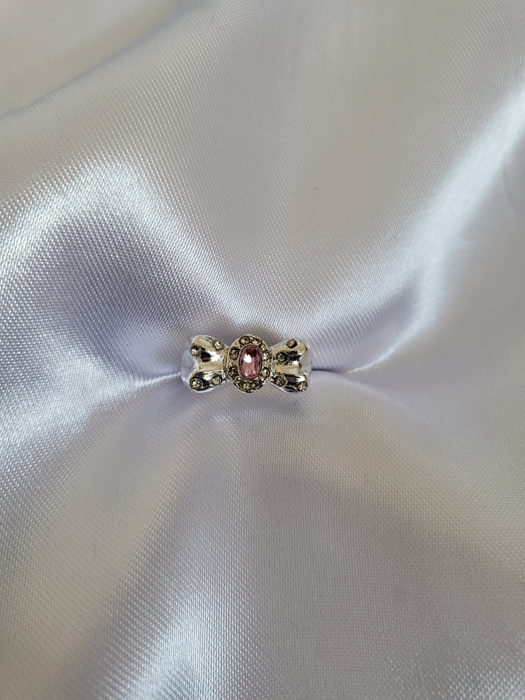Silver bow ring